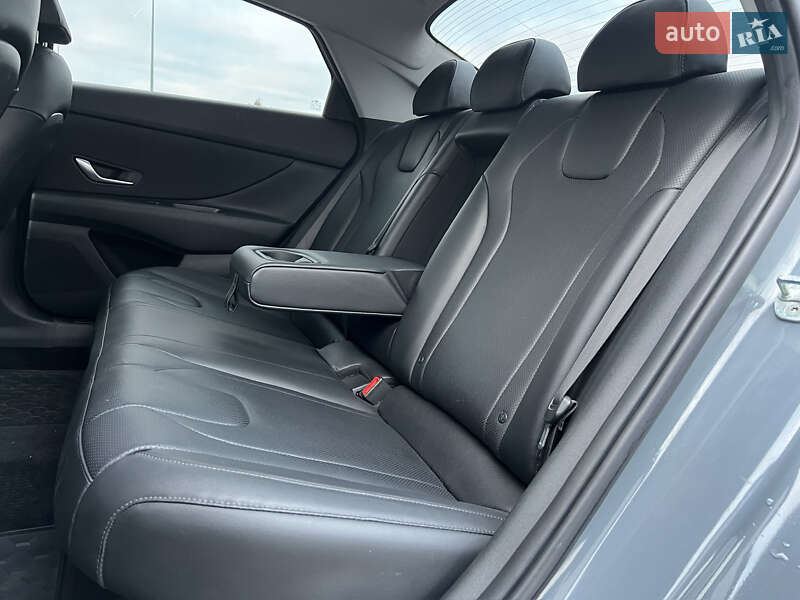 Седан Hyundai Elantra 2022 в Киеве