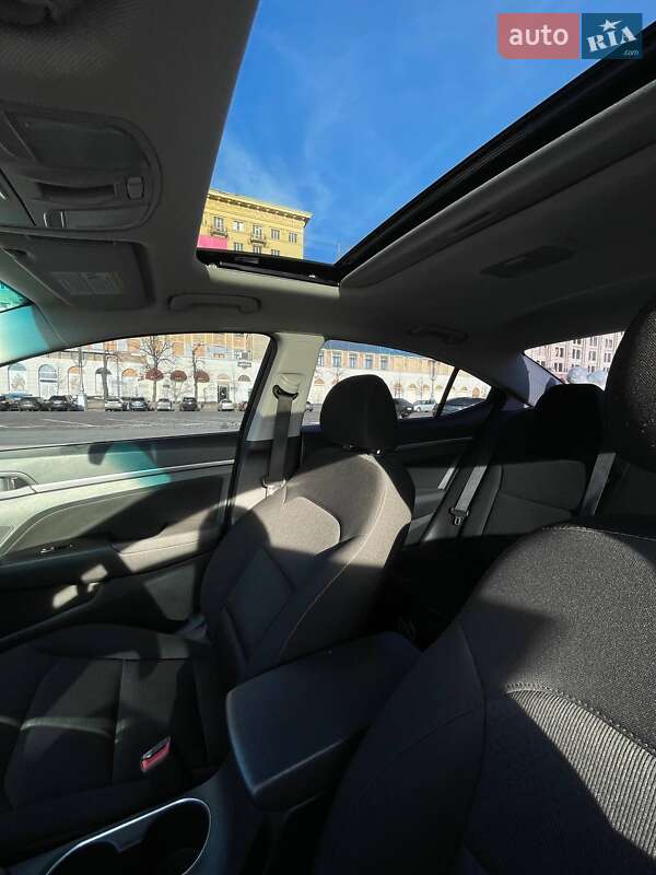 Седан Hyundai Elantra 2018 в Харкові