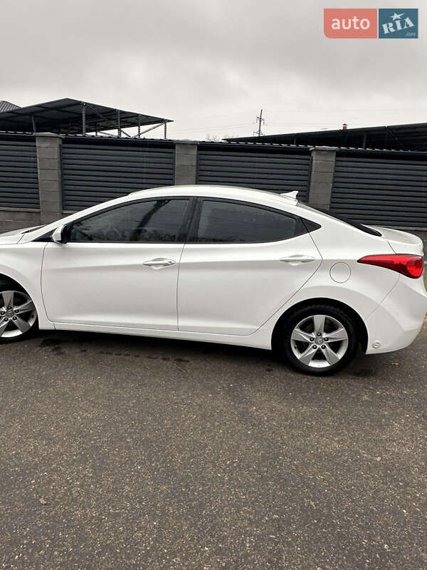 Hyundai Elantra 2013