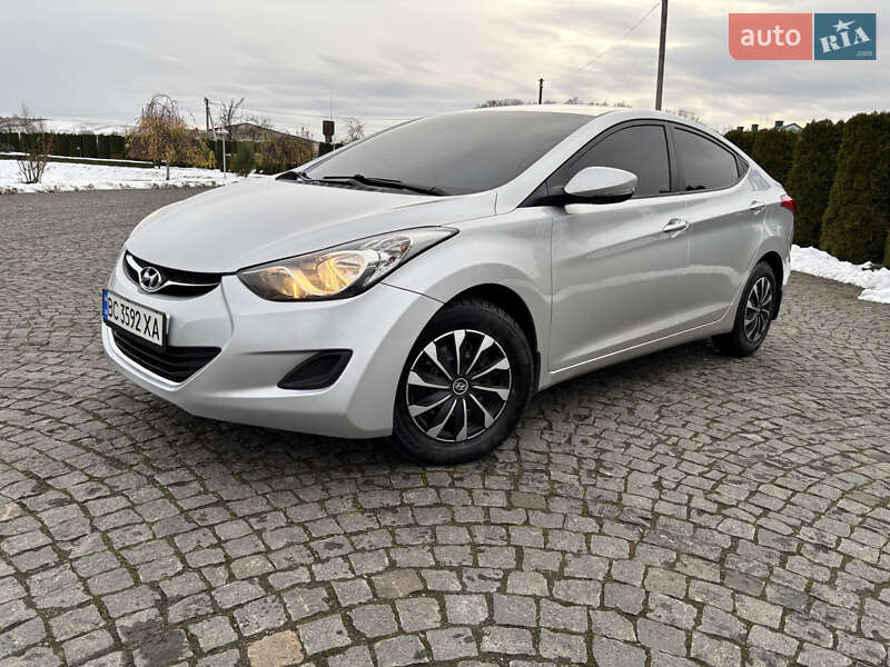 Седан Hyundai Elantra 2011 в Львові