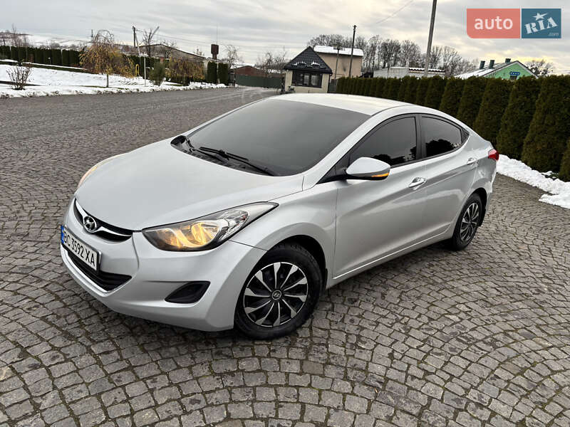 Седан Hyundai Elantra 2011 в Львові