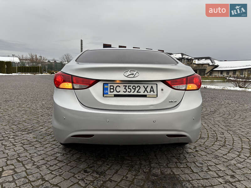 Седан Hyundai Elantra 2011 в Львові