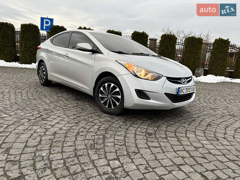 Седан Hyundai Elantra 2011 в Львові