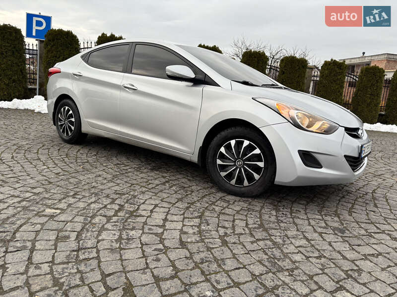 Седан Hyundai Elantra 2011 в Львові