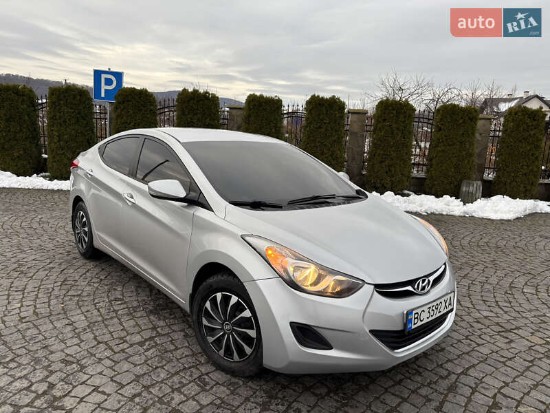 Седан Hyundai Elantra 2011 в Львові