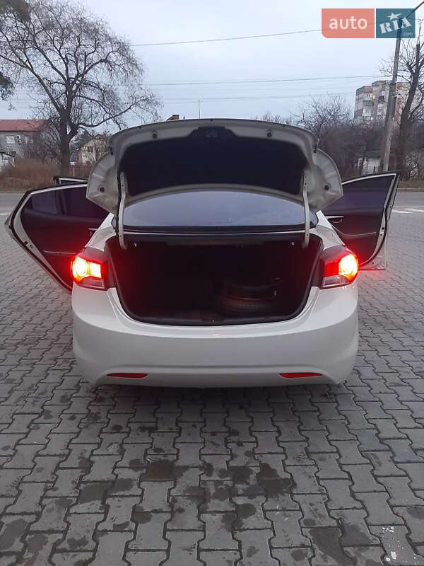 Седан Hyundai Elantra 2012 в Хмельницькому