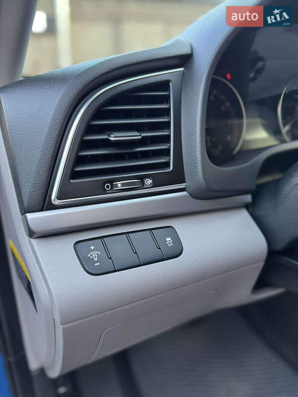 Седан Hyundai Elantra 2017 в Миколаєві