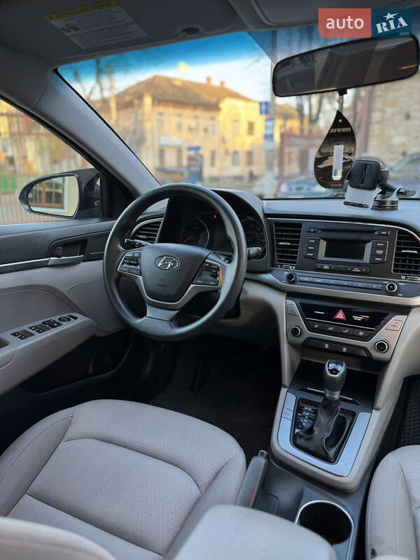 Седан Hyundai Elantra 2017 в Миколаєві