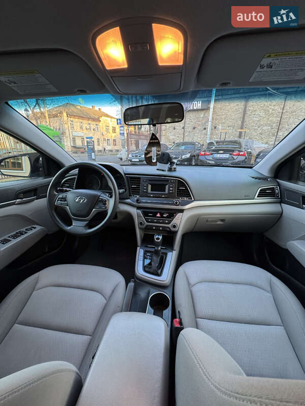 Седан Hyundai Elantra 2017 в Миколаєві