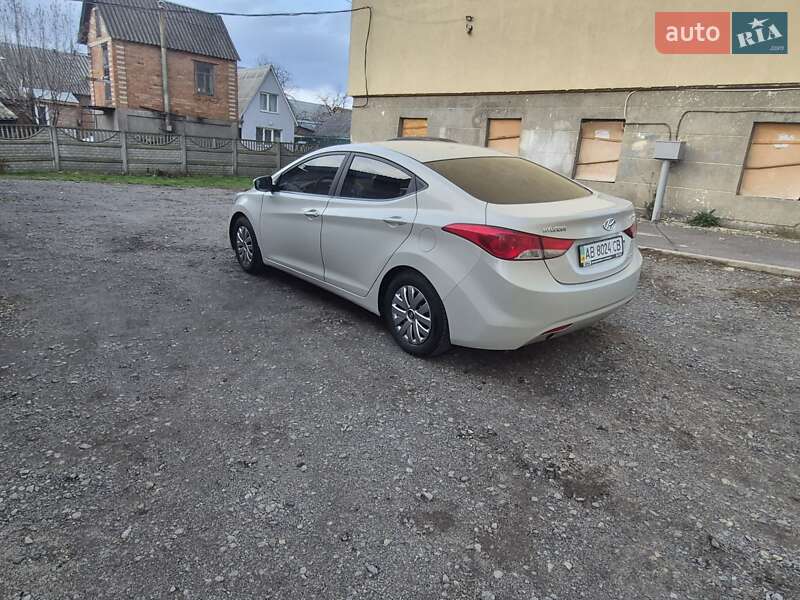 Седан Hyundai Elantra 2013 в Вінниці