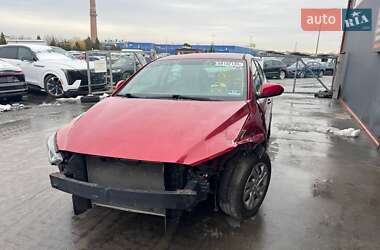 Седан Hyundai Elantra 2017 в Львове