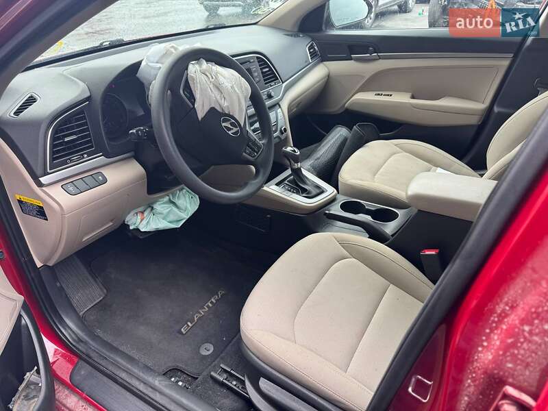 Седан Hyundai Elantra 2017 в Львові