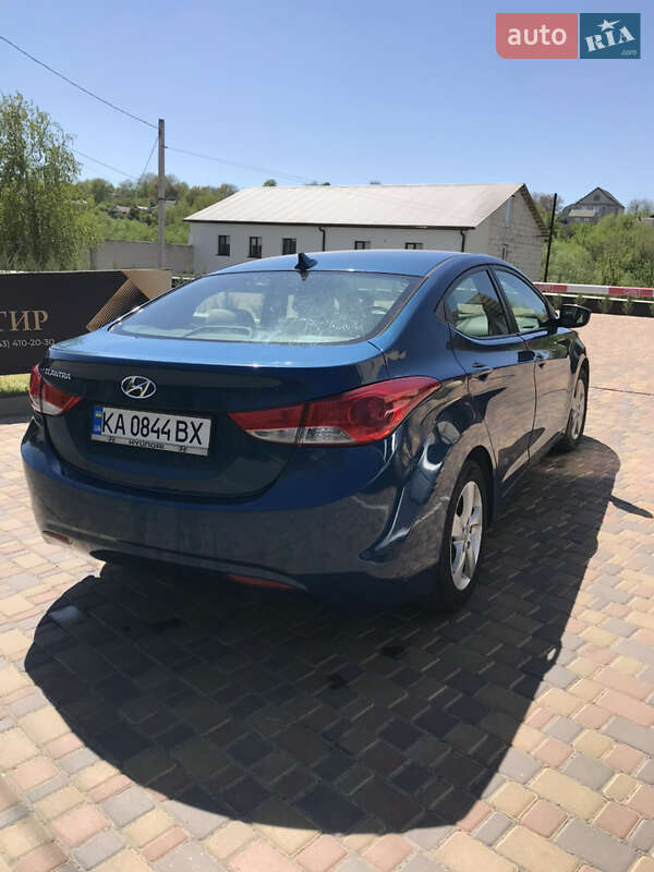 Хэтчбек Hyundai Elantra 2013 в Умани