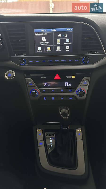 Седан Hyundai Elantra 2017 в Харькове