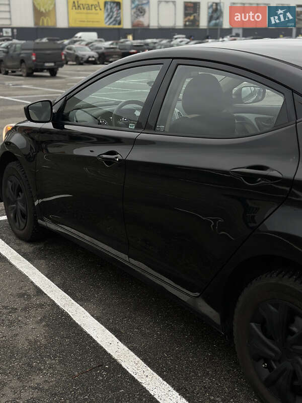 Седан Hyundai Elantra 2015 в Киеве