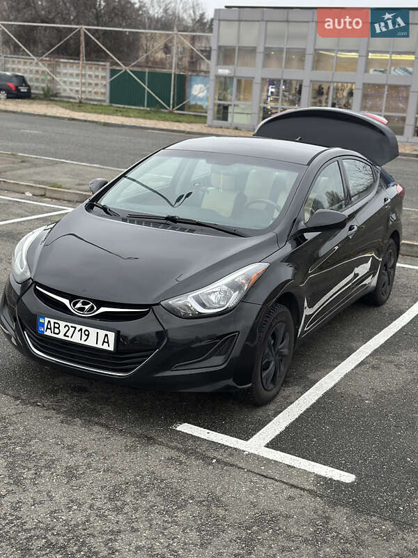 Седан Hyundai Elantra 2015 в Киеве