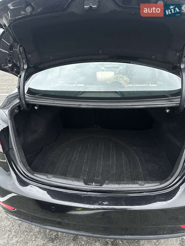 Седан Hyundai Elantra 2015 в Киеве