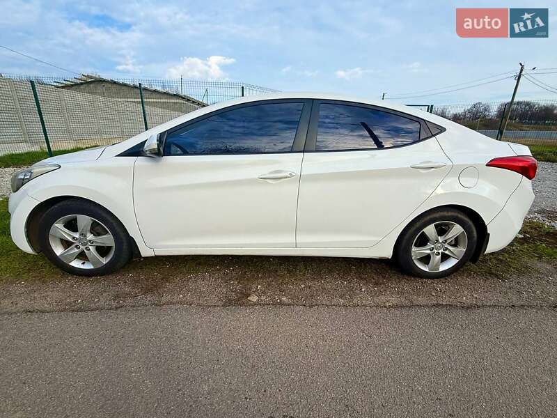 Седан Hyundai Elantra 2012 в Днепре