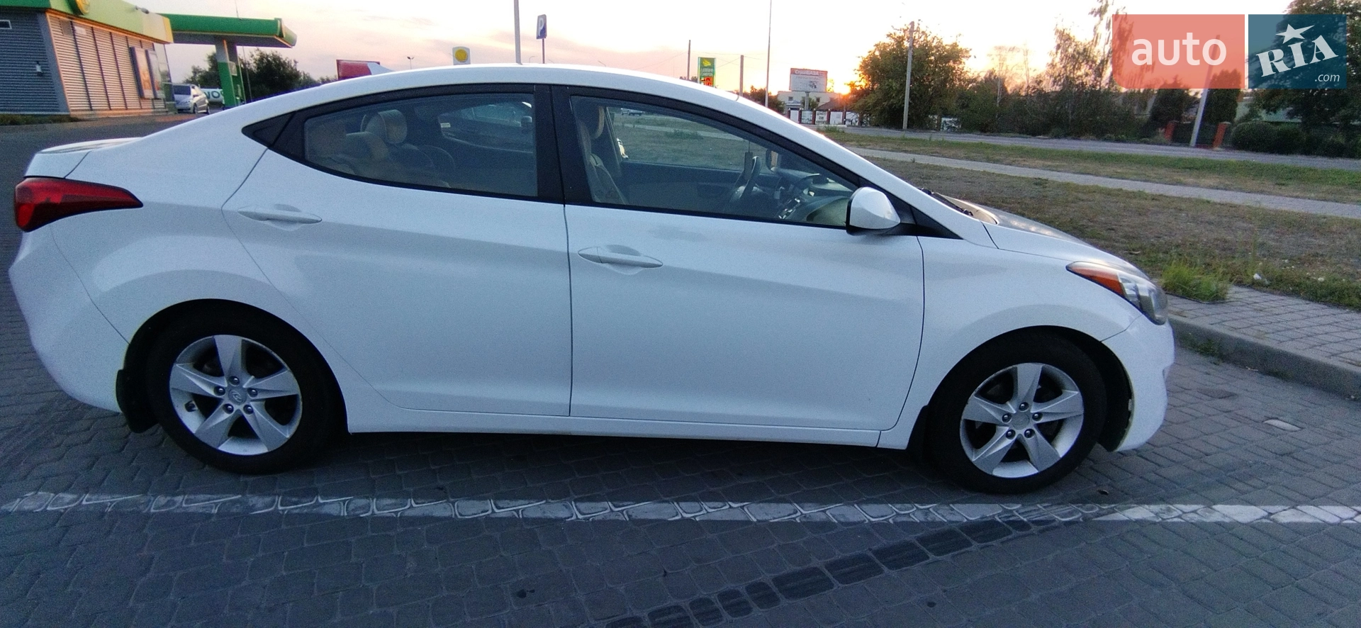 2013 Hyundai Elantra - мініатюра 5