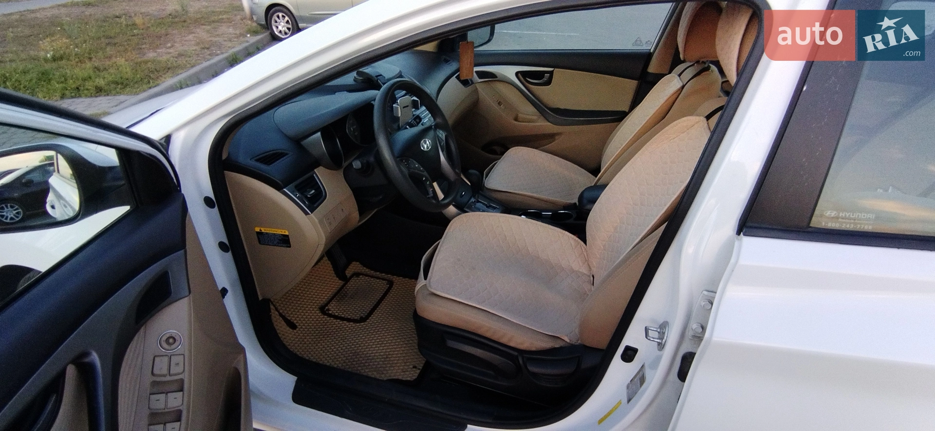 2013 Hyundai Elantra - мініатюра 11