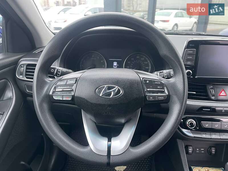 Хетчбек Hyundai Elantra 2019 в Києві