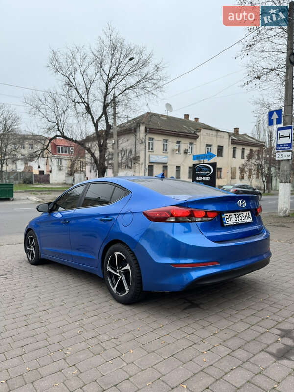 Седан Hyundai Elantra 2017 в Николаеве