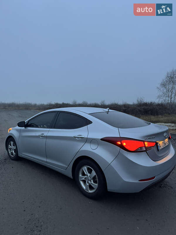 Седан Hyundai Elantra 2014 в Києві фото 3 Седан Hyundai Elantra 2014 в Києві