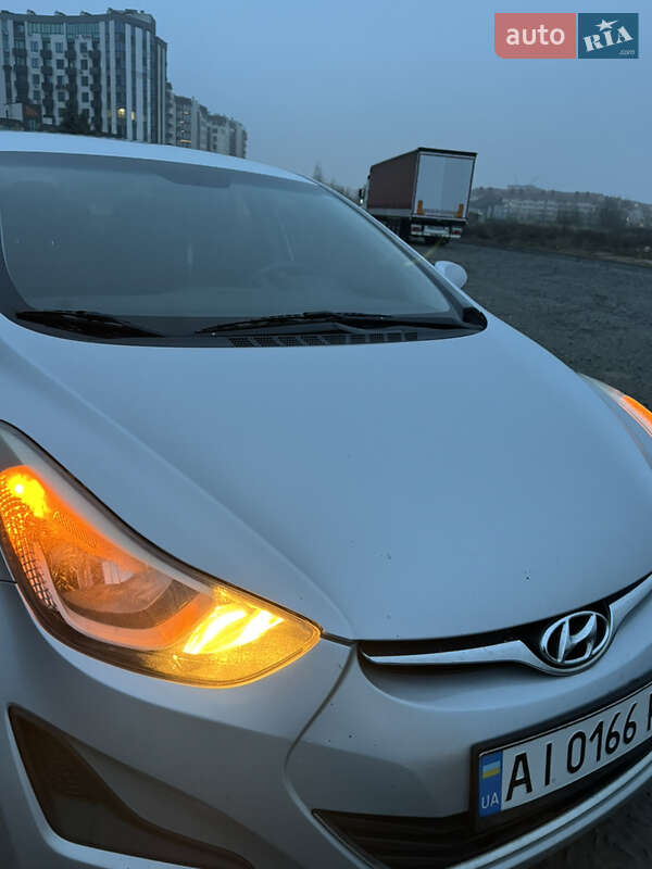 Седан Hyundai Elantra 2014 в Києві фото 8 Седан Hyundai Elantra 2014 в Києві