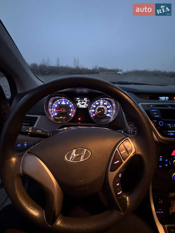 Седан Hyundai Elantra 2014 в Києві фото 13 Седан Hyundai Elantra 2014 в Києві