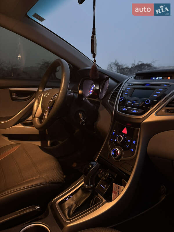 Седан Hyundai Elantra 2014 в Києві фото 24 Седан Hyundai Elantra 2014 в Києві