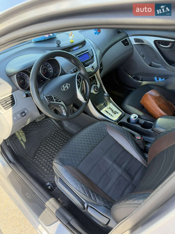 Седан Hyundai Elantra 2011 в Запорожье