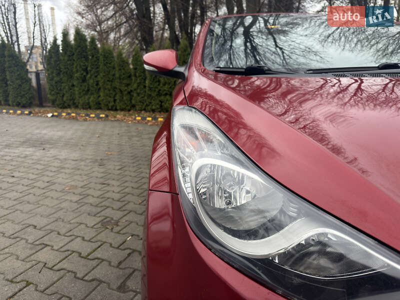 Седан Hyundai Elantra 2013 в Киеве