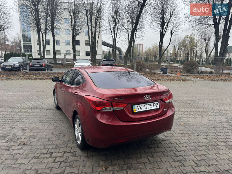 Седан Hyundai Elantra 2013 в Киеве