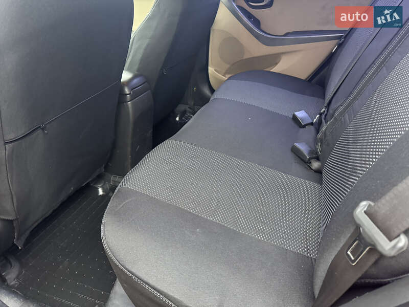 Седан Hyundai Elantra 2013 в Киеве