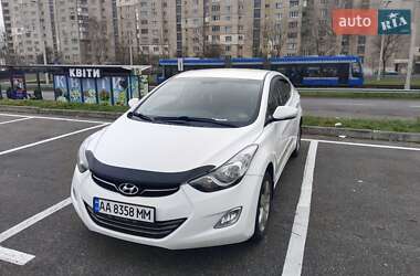 Седан Hyundai Elantra 2013 в Киеве