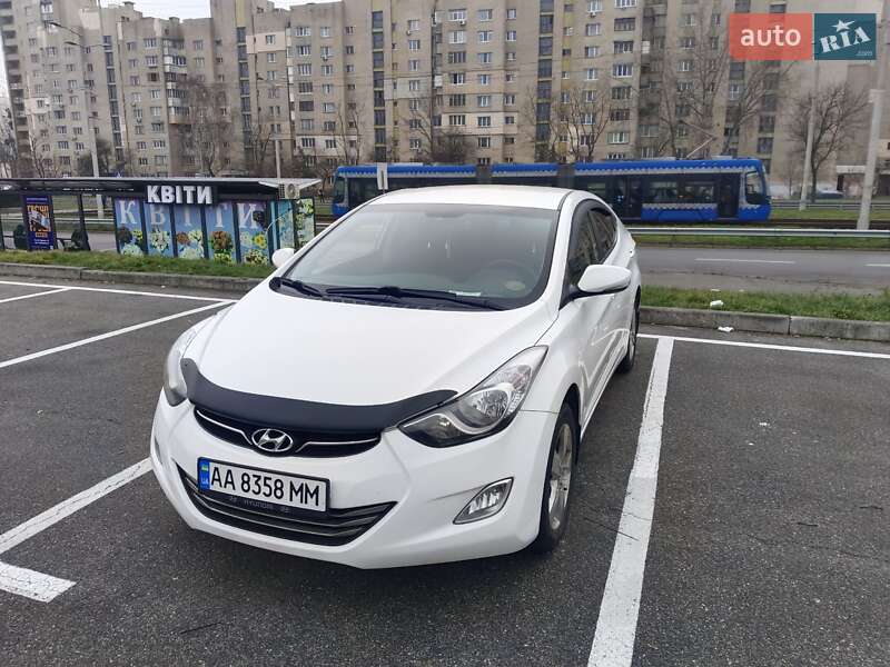 Hyundai Elantra 2013