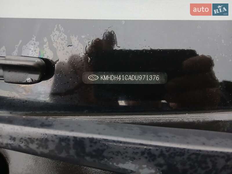 Седан Hyundai Elantra 2013 в Знаменівці