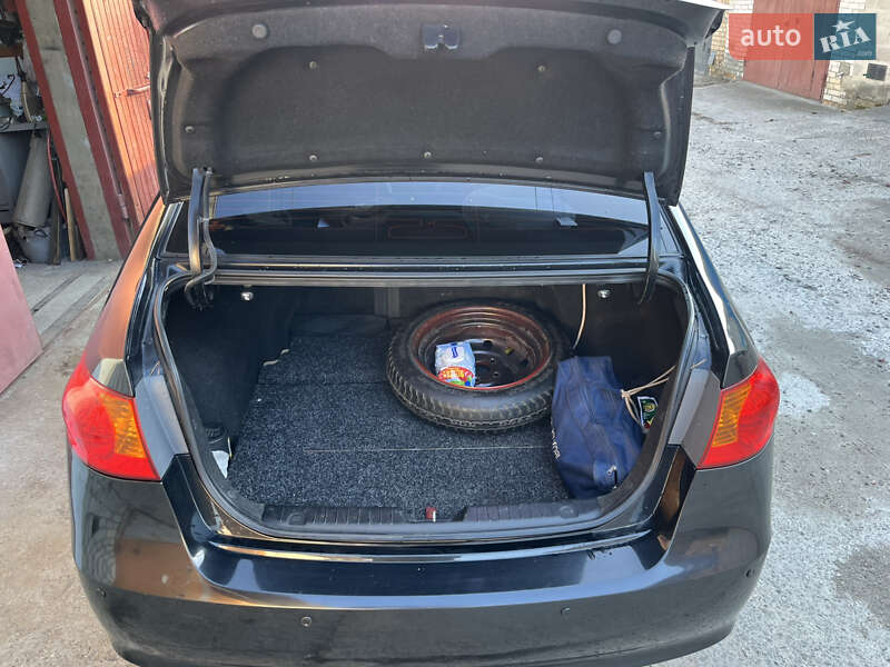 Седан Hyundai Elantra 2008 в Вышгороде