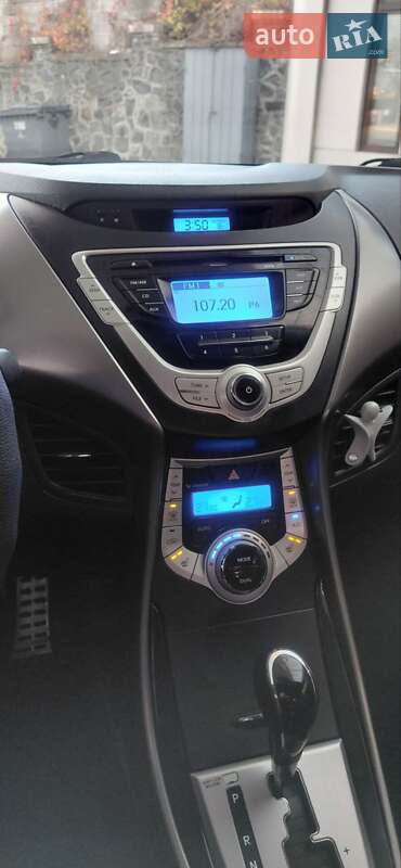 Седан Hyundai Elantra 2012 в Кропивницком
