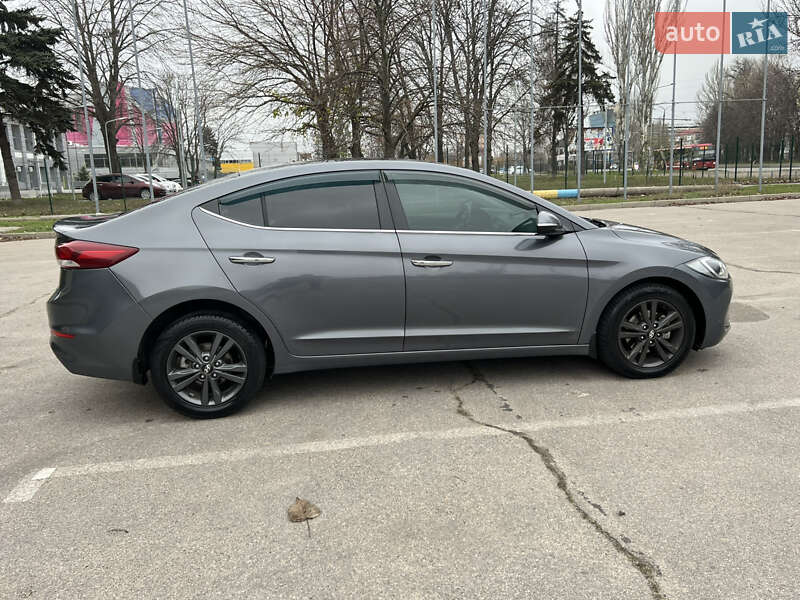 Седан Hyundai Elantra 2018 в Запорожье
