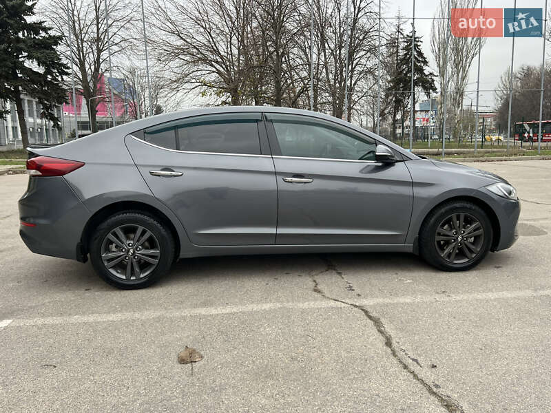 Седан Hyundai Elantra 2018 в Запорожье