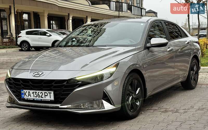 Седан Hyundai Elantra 2023 в Києві
