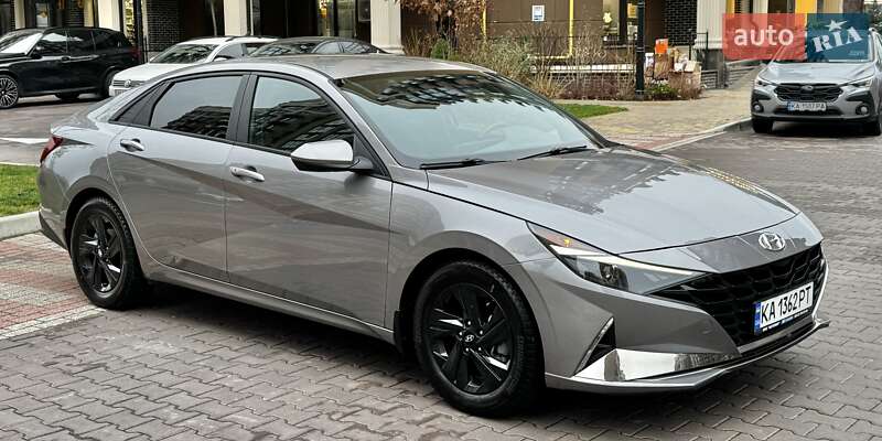 Седан Hyundai Elantra 2023 в Києві