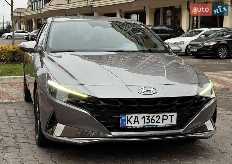 Седан Hyundai Elantra 2023 в Києві