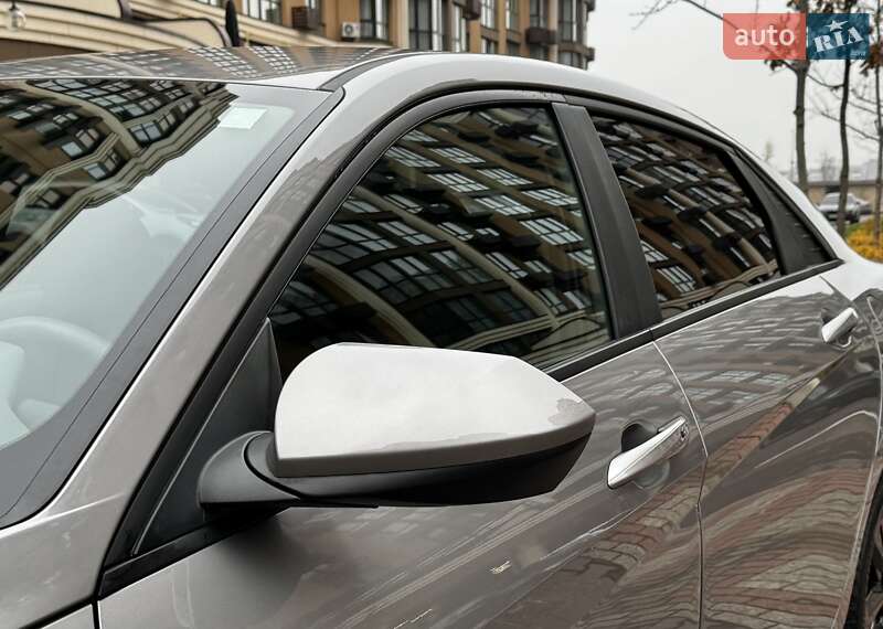 Седан Hyundai Elantra 2023 в Києві