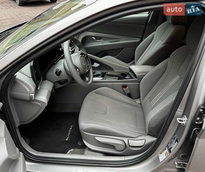 Седан Hyundai Elantra 2023 в Києві