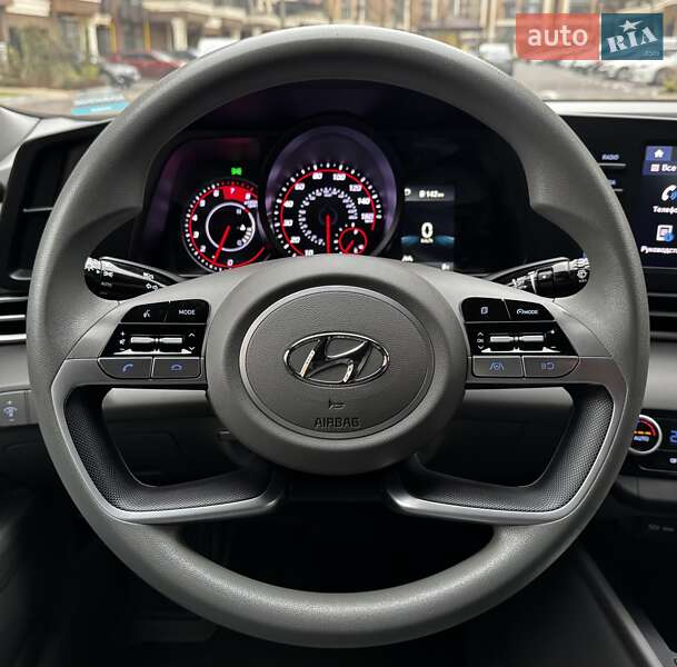 Седан Hyundai Elantra 2023 в Києві