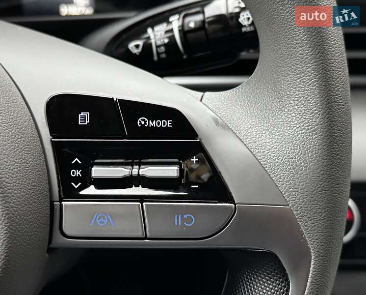 Седан Hyundai Elantra 2023 в Києві