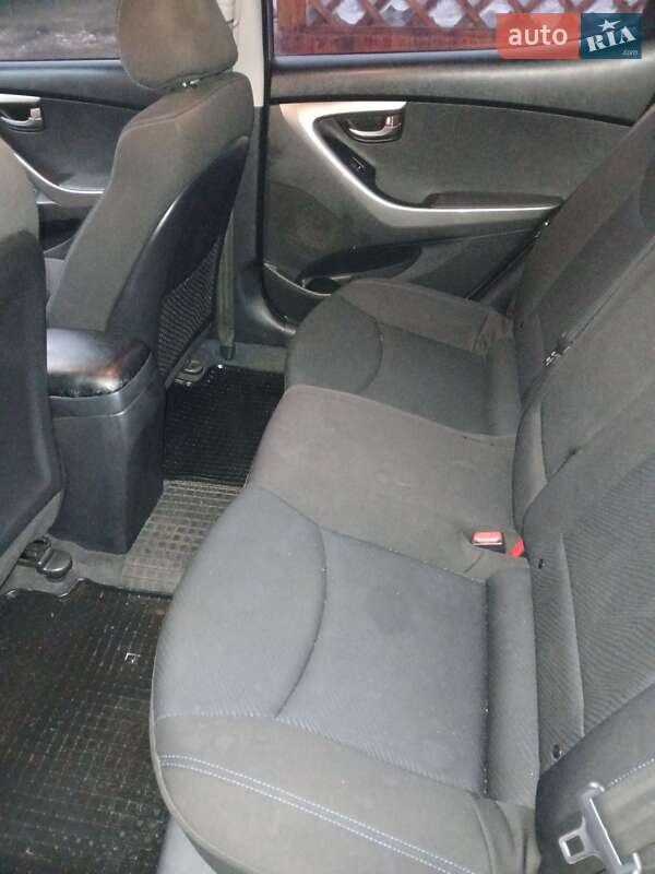 Седан Hyundai Elantra 2013 в Знаменівці