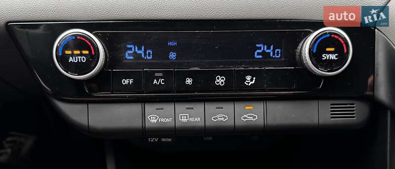 Седан Hyundai Elantra 2023 в Києві